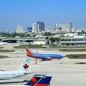 Florida, Fort Lauderdale Airport, Runways, Fort Lauderdale Skyline