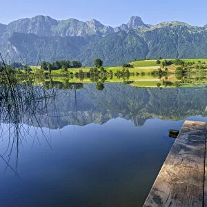 Switzerland, Berner Oberland, Lake Uebeschi, Stockhorn mountain