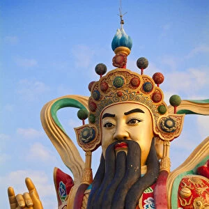 Taiwan, Kaohsiung, Lotus pond, Giant 72 meter high statue of Syuan Tian Emperor