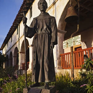 USA, California, Southern California, Santa Barbara, Mission Santa Barbara, statue