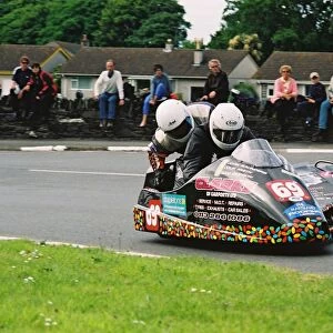 John Saunders & Colin Smith (MR Equipe Yamaha) 2004 Sidecar TT