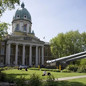 National war museum with two 15-inch naval guns, Imperial War Museum, Southwark, London, England, april