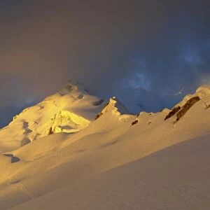 View of snow covered mountain range at sunset, Ishinca, Cordillera Blanca, Ancash Region, Andes, Peru