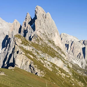 Geisler mountains (Gruppo delle Odle, Le Odle, Odles) in the nature park Puez-Geisler