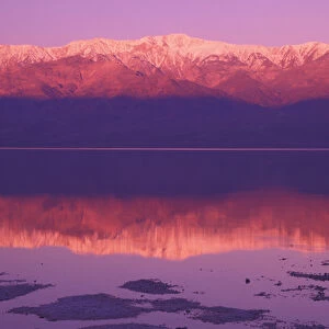 North America, USA, Califorinia, Death Valley National Park, Panamint Range reflected