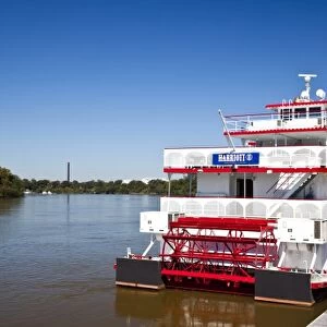 USA, Alabama, Montgomery. Paddlewheel riverboat Harriott 2, on the Alabama River
