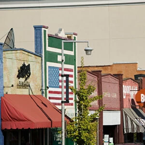 USA, Tennessee, Nashville: Hillsboro Village Stores along Broadway