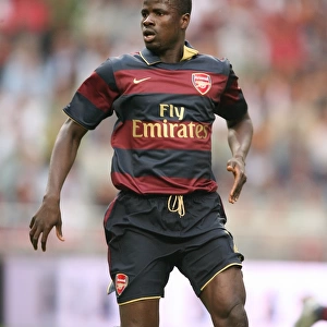 Manu Eboue in Action: Arsenal's 2-1 Win Over Lazio at Amsterdam ArenA (August 2, 2007)