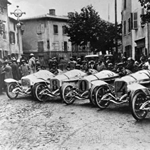 The five German Mercedes cars lined up before the ACF Grand Prix of 1914, the defining