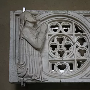 Carved rose / wheel transenna with the donor Francesco de Felici (stone)