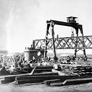 The Construction of Jhelum Bridge, Pakistan c. 1873 (b / w photo)