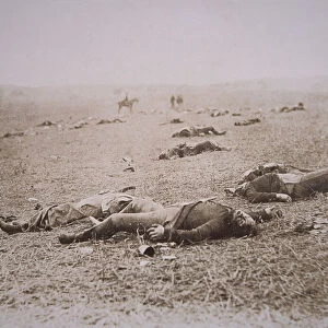 Dead on the Field of Gettysburg, July 1863 (b / w photo)