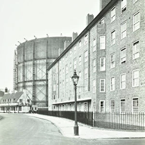 Kennington Park Estate: Lohmann House, London, 1936 (b / w photo)