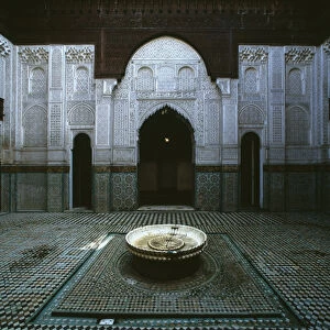 Madrasa Bou Inamia, courtyard (photo)