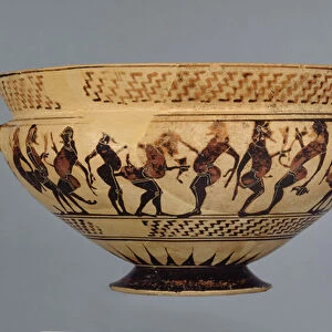 Middle corinthian cup decorated with sixteen padded dancers or Komasts