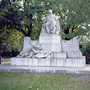Monument to Johannes Brahms (1833-97) 1908 (marble)