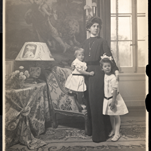 Mrs. Clarence Mackay with her children at Harbor Hill, Long Island, c
