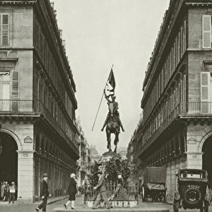 Paris: Place de Rivoli, Statue de Jeanne d Arc (b / w photo)