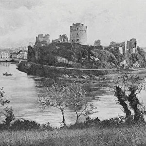 Pembroke Castle (b / w photo)