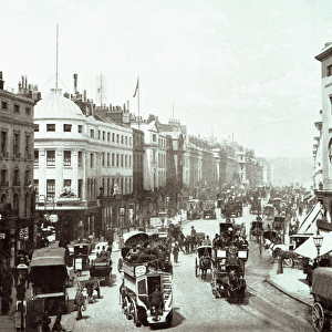 Regent Street, London c. 1900 (b / w photo)