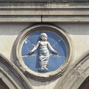 Roundel from the facade (glazed terracotta)