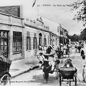 The saleroom at Hanoi, c. 1920 (b / w photo)