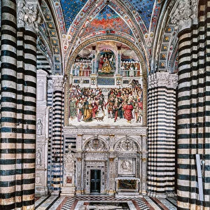 Siena, Duomo (Cathedral): the exterior of the Piccolomini Library. with the marble facade by Lorenzo di Mariano Fucci, known as Marrina e Giovanni di Stefano, 1497-99