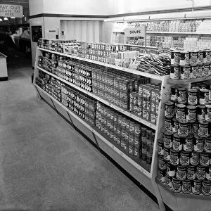 Soup aisle, Woolworths store, 1956 (b / w photo)