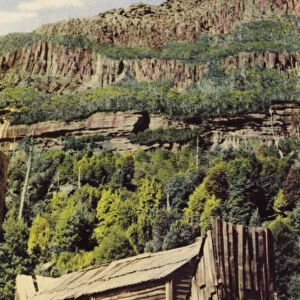 Tasmania: The Du Cane Hut below Castle Crag (colour photo)