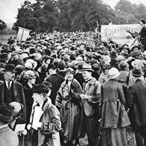 An anti-war meeting, Hyde Park, London, 1926-1927