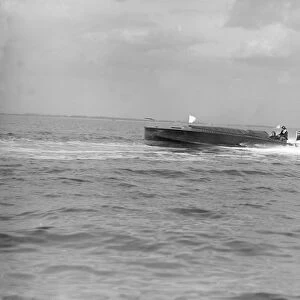 The hydroplane Izme under way, 1913. Creator: Kirk & Sons of Cowes