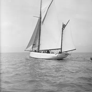 The ketch Aphrodite under sail, 1911. Creator: Kirk & Sons of Cowes