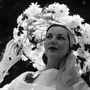 Bunty Kinsman in daisy flower hat at Royal Ascot in June 1962 Sixties fashion