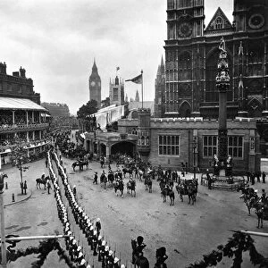 Coronation of King George VI. Aerial view of the procession in progress marching down