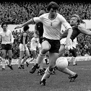 Division One Football 1980 / 81 Season. Tottenham Hotspur v Aston Villa, White Hart Lane