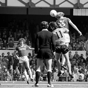 Everton 1 v. Wolverhampton Wanderers 1. May 1982 MF07-04-036