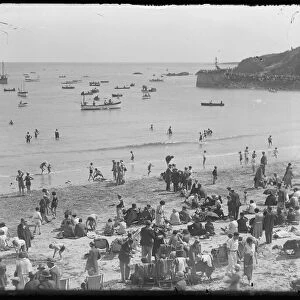 East Looe Beach & Banjo Pier, summer crowds