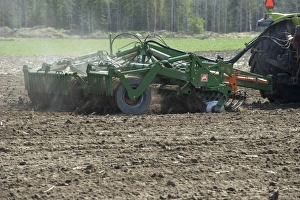 Amazone Catros 5501-T disc harrows, harrowing arable field, Sweden, may