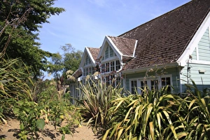 Clifftops Prints: Botanic gardens with sheltered microclimate