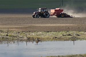 Drill Prints: Case 5150 tractor with Overum seed drill