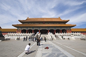 Visit Prints: Chinese tourists visiting imperial palace