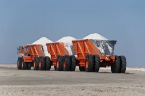 Transports Prints: Commercial salt production, machinery with load of salt