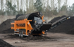 Piles Prints: Doppstadt portable trommel screen