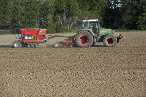 Cultivate Prints: Fendt 820 with Tume seed drill and cultipack, sowing arable field, Sweden, september