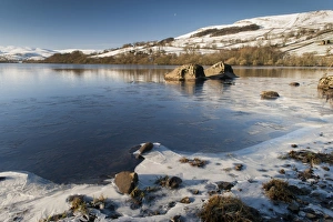 Ice forming around edge of lake, Semerwater, Wensleydale, Yorkshire Dales N. P. North Yorkshire, England, December