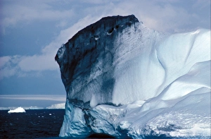 Ice Berg Prints: Icebergs Black-topped / Hope Bay, Antarctic