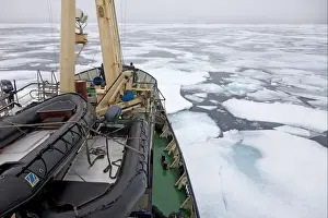 Transports Prints: Icebreaker with Zodiac rigid-hulled inflatable boats on deck