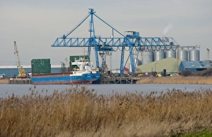 Transports Prints: Isartal cargo ship unloading at docks