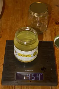Scales Prints: A jar of English honey should weigh 454 grams