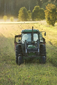 Muck Prints: John Deere tractor pulling muck spreader